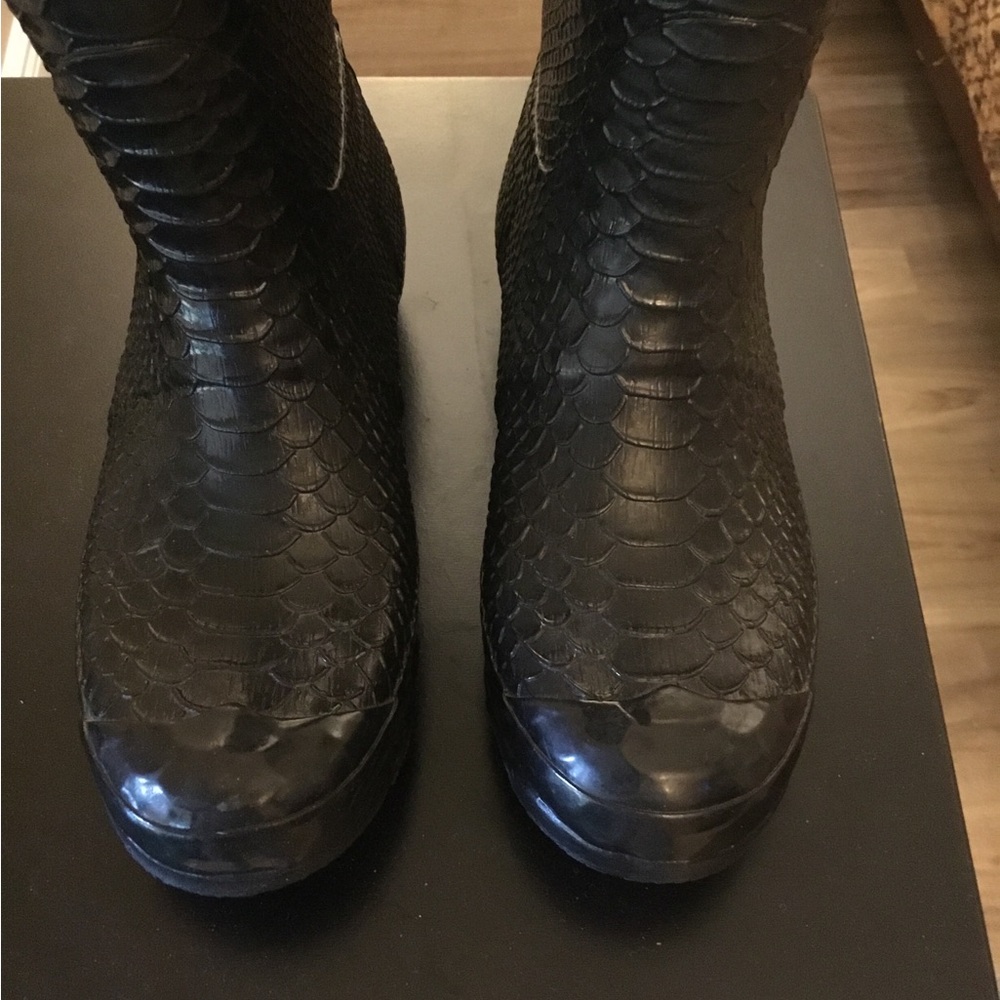 Hunter “ BOATALL” Crocodile Black Rubber Boots SZ 6 Worn Once Limited Edition - Picture 4 of 6